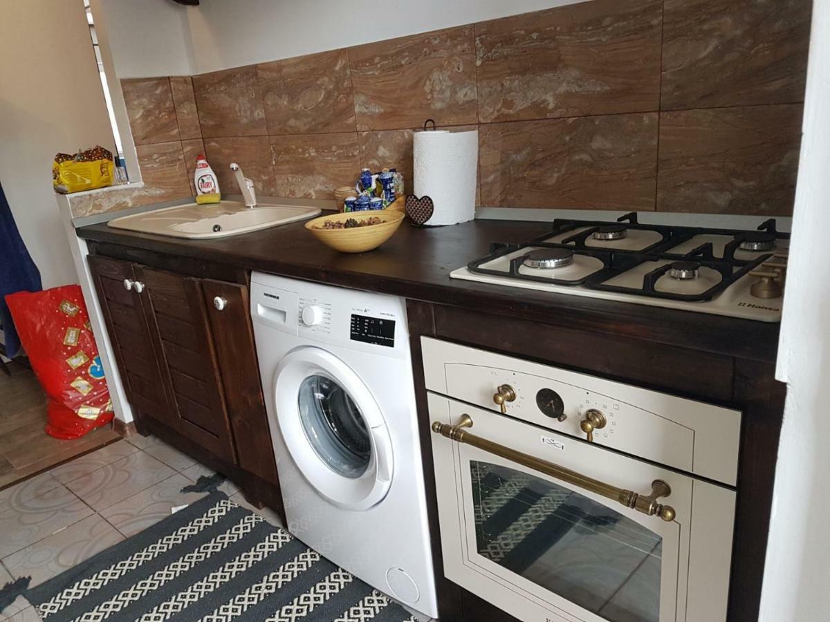 Apartment Straja Lupeni  エクステリア 写真